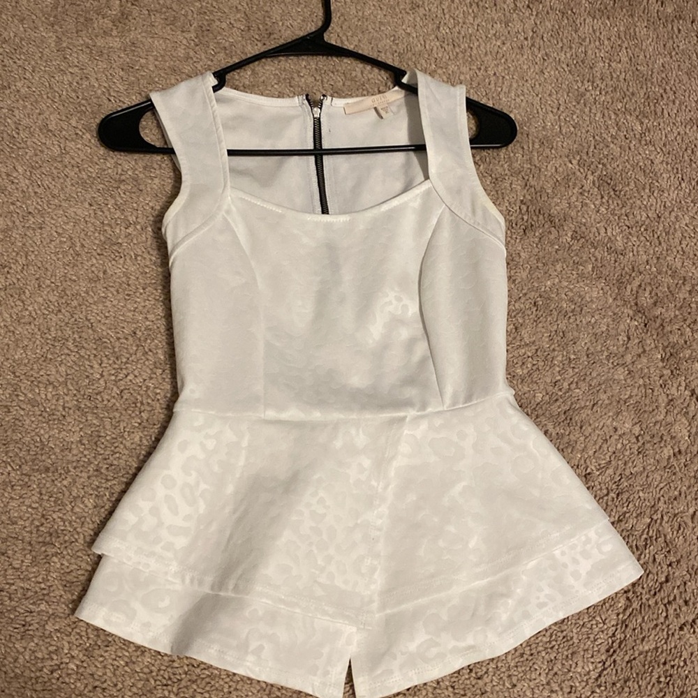 Women’s XS Guess leopard print peplum top